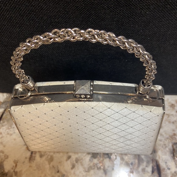 Little fancy diamond white sparkling purse. Gorgeous Wedding,prom,vintage style! - Picture 5 of 11